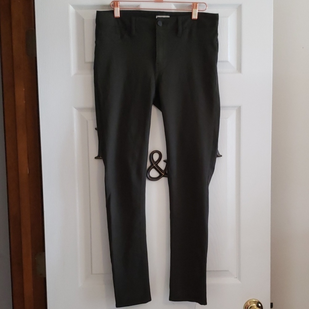 NWOT Calvin Klein stretch camo green pants
